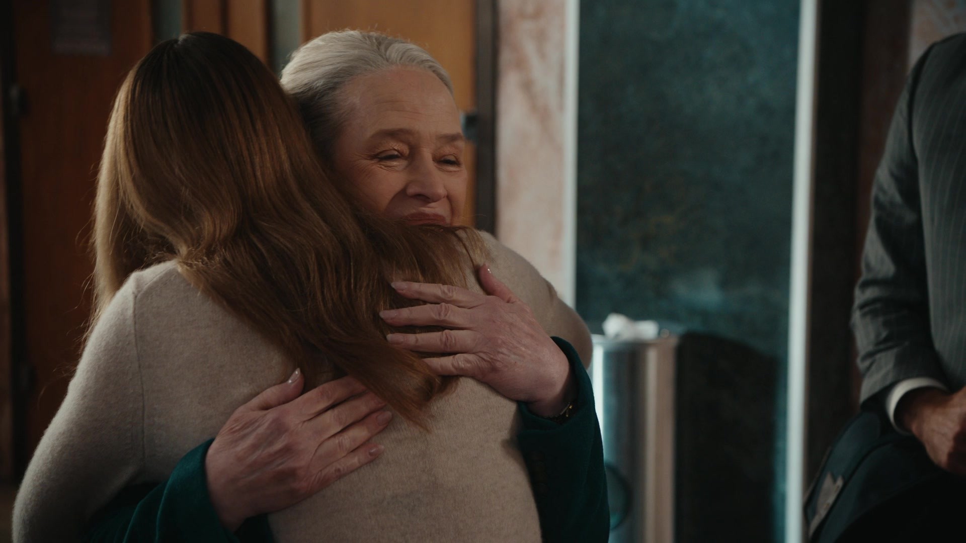 lovelyyael_matlock_2x12_caps_1041.jpg